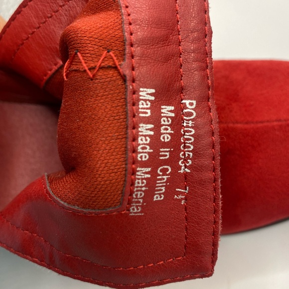 YDN Red Low Heel Faux Suede Cut Out Metal Toe Ankle Booties - NWOT Size: 7.5 - Picture 7 of 8